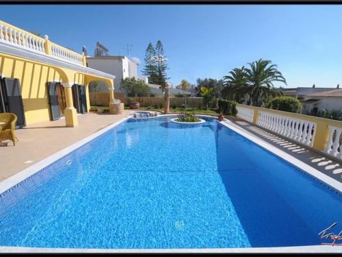 Villa Sesmarias Lux is a Luxury villa with private swimming poolm sea-views and AC Carvoeiro portugal