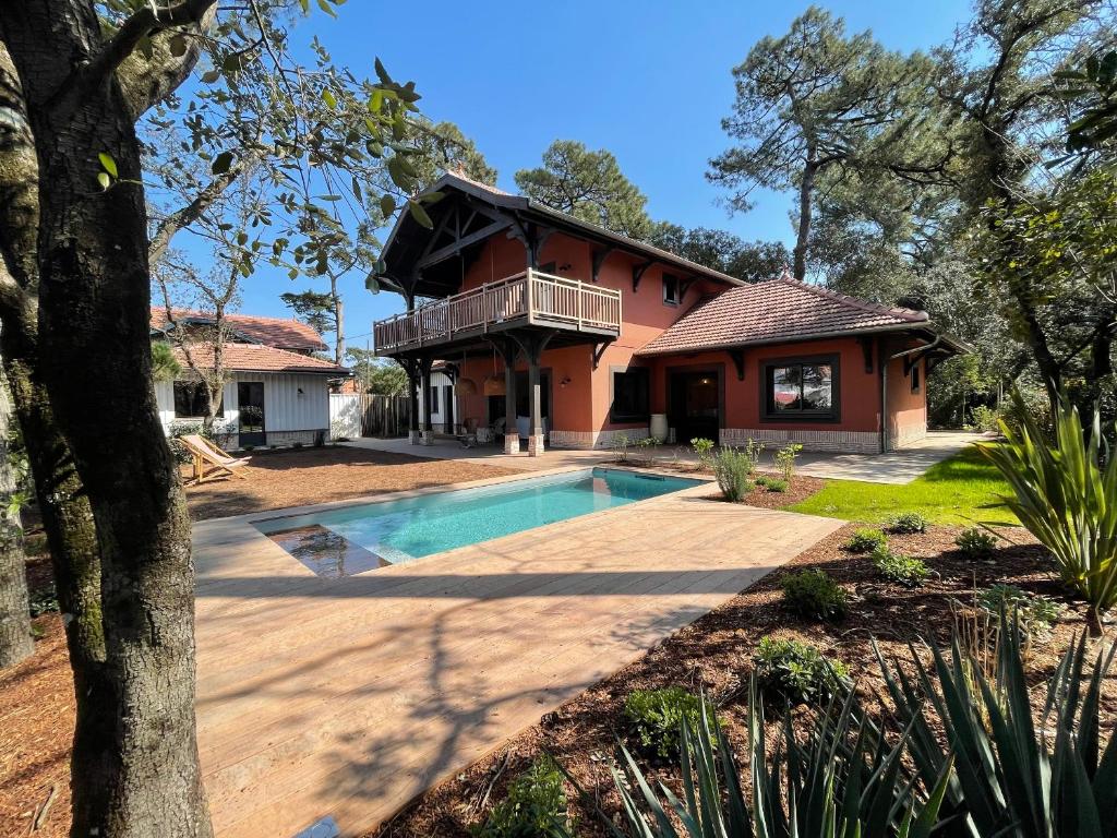 Villa Villa Séville - Au cœur du Moulleau - Piscine 1 Avenue Saint-Antoine de Padoue, 33120 Arcachon