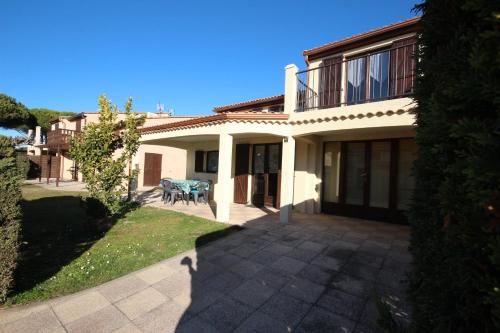 Spacieuse Maison d'angle dans domaine des TAMARIS 5 pièces 6 á 7 couchages WIFI- Accès payant pour piscines-animation - PORTIRAGNES PLAGE LRTAMJ37