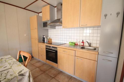 Spacieuse Maison d'angle dans domaine des TAMARIS 5 pièces 6 á 7 couchages WIFI- Accès payant pour piscines-animation - PORTIRAGNES PLAGE LRTAMJ37