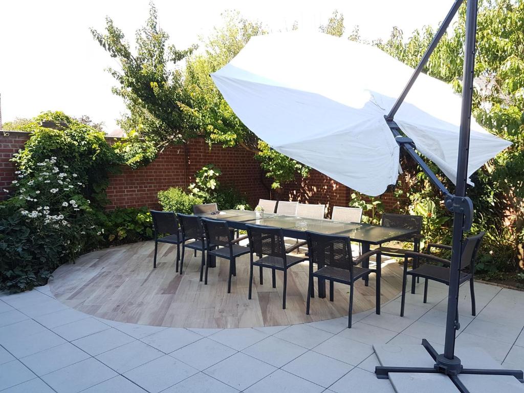 Villa spacieuse maison urbaine proche du centre ville 933 Rue d'Aire 62400 Béthune
