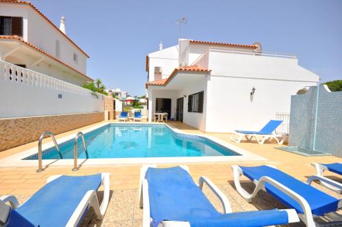 Spacious 4 bedroom villa located in its own grounds, with private pool and Bbq..