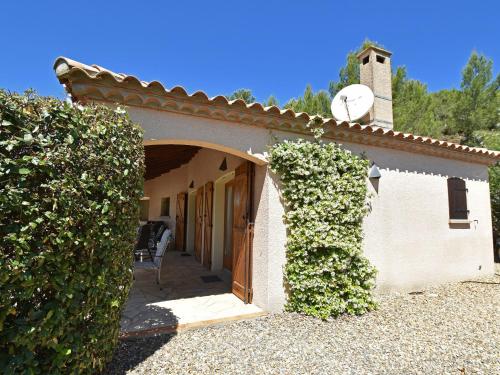 Spacious Villa in Beaufort with Pool