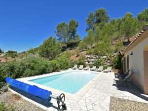 Villa Spacious Villa in Beaufort with Pool  34210 Beaufort Languedoc-Roussillon