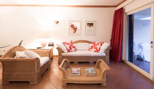 Spacious Villa in Jardim do Golfe • Pool