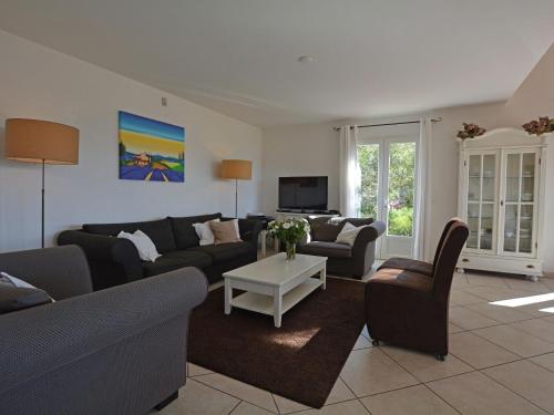 Spacious villa in Vidauban with seasonal private pool