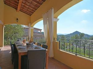 Spacious villa in Vidauban with seasonal private pool