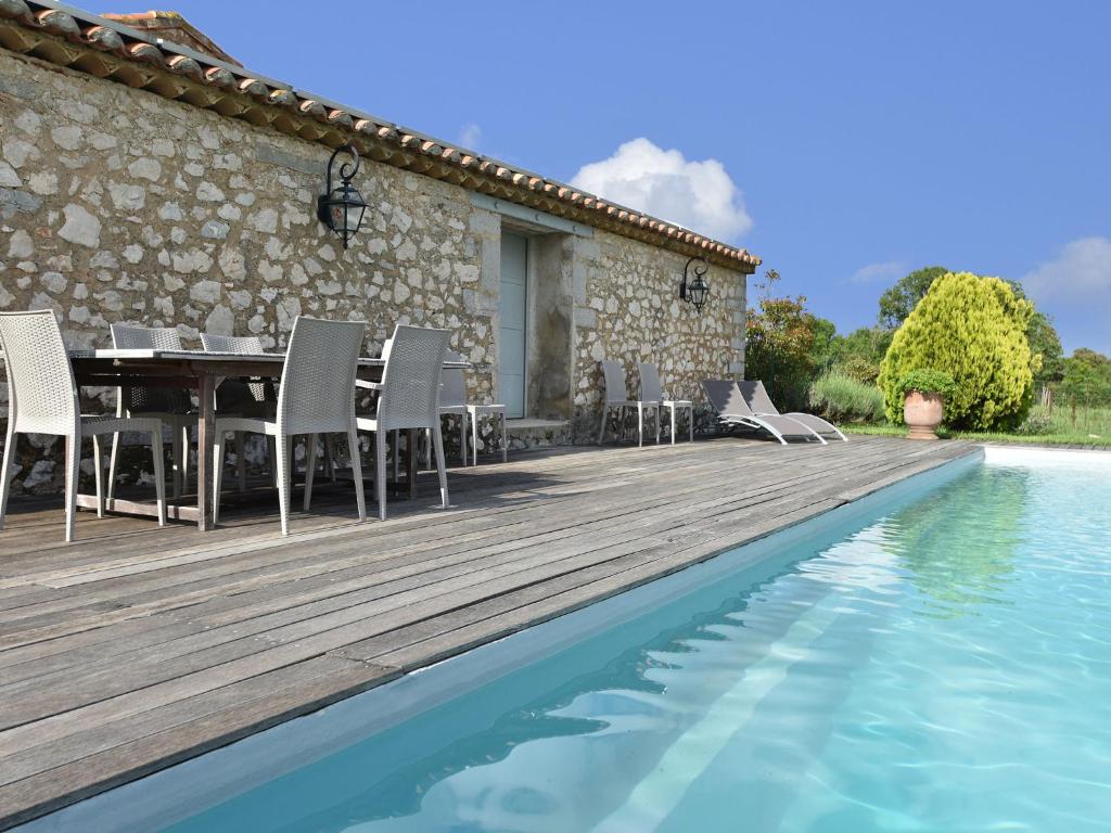 Spectacular Villa in Viols En Laval with Swimming Pool , 34380 Roussières