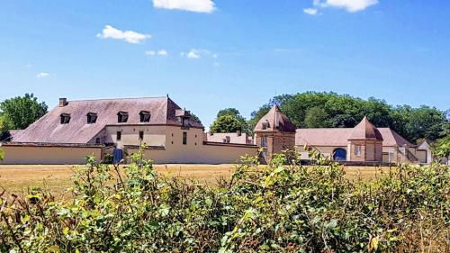 Splendide Château du XVIII -Piscine- Parc de Lamas