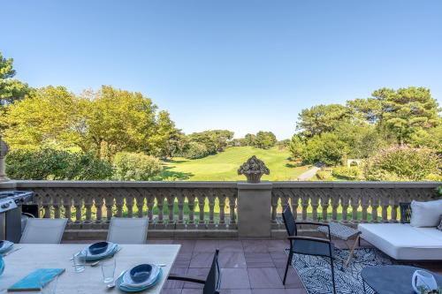 Splendide demeure de charme avec vue sur le Golf, proche plage et terrasse