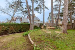 Standing town house Deauville - 350 m of the beach