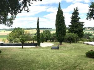 Stunning 21-Bed Cottage in La Sauvetat 2 houses