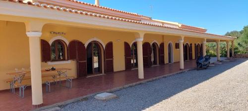 Stunning 8-Bed Villa in Estoi