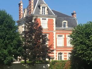 Stunning Chateau on the river bank in Saint Astier