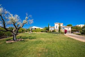 Villa Stunning villa, heated pool, pool bar, sea views Casa da Rosa, Caixa Postal 256A, Vale da Rosa 8100-331 Loulé Algarve