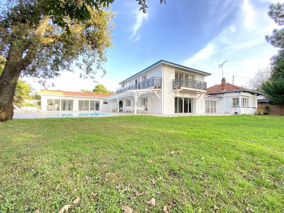 Villa Sublime propriété au coeur de la Hume 6 Allée des Pins Verts 33470 Gujan-Mestras