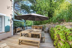 Sublime villa with garden in a domain with pools in Grimaud - Welkeys