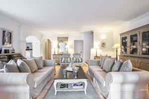 Sublime villa with garden in a domain with pools in Grimaud - Welkeys