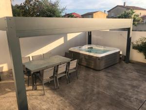 SUD VILLA DE LUXE - 10 MN DES PLAGES - JACUZZI