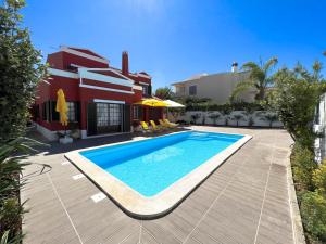 Villa Summer House with Private Pool Rua Comandante Sebastião José da Costa, Gambelas, Lote 7 8005-072 Faro Algarve