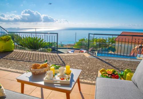 Villa Villa Sunrise View by Madeira Sun Travel Rua da Palmeira 72 Santa Cruz