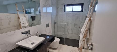 Sunrise Villa by Laranjal Rentals