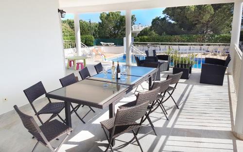 Sunset Villa by Laranjal Rentals