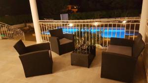 Sunset Villa by Laranjal Rentals