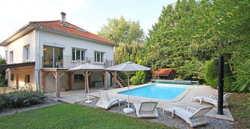 Superb contemporary 2 bed villa +private pool