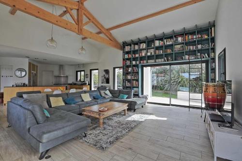 Superb villa with pool 10 min from the beach - Welkeys