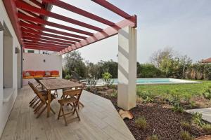 Superb villa with pool 10 min from the beach - Welkeys