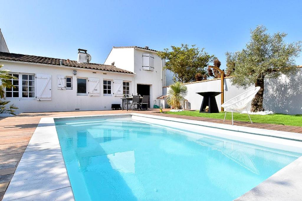 Superbe villa avec piscine chauffée 24 avenue de la plage, 17670 La Couarde-sur-Mer