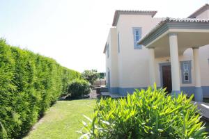Superbe villa avec piscine dans quartier résidentiel calme proche des plages