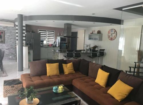 Superbe villa climatisee 4 chambres piscine 5 min plages