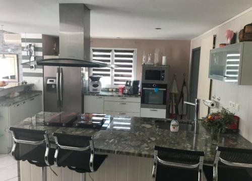 Superbe villa climatisee 4 chambres piscine 5 min plages