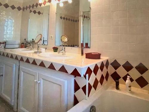 Superbe villa Gassin avec piscine aux portes de St Tropez