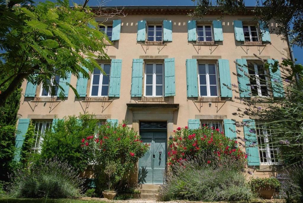 Superbe villa vue sur mer, corniche de la plage