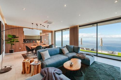 The Cliffhouse by MHM