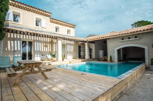 Villa tout confort avec piscine privée LʼIsle-sur-la-Sorgue france