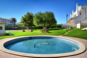 Townhouse 700m from Sao Rafael Beach