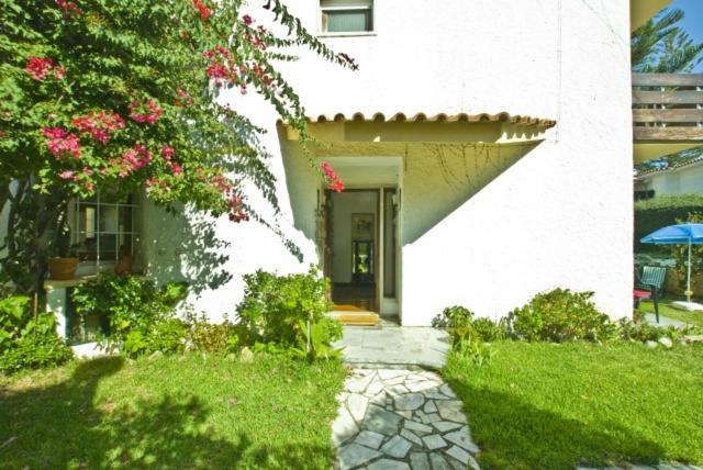 Villa Traditional Villa In S Pedro , ESTORIL RUA Eduarda A Lapa, 304 2765-539 Alapraia