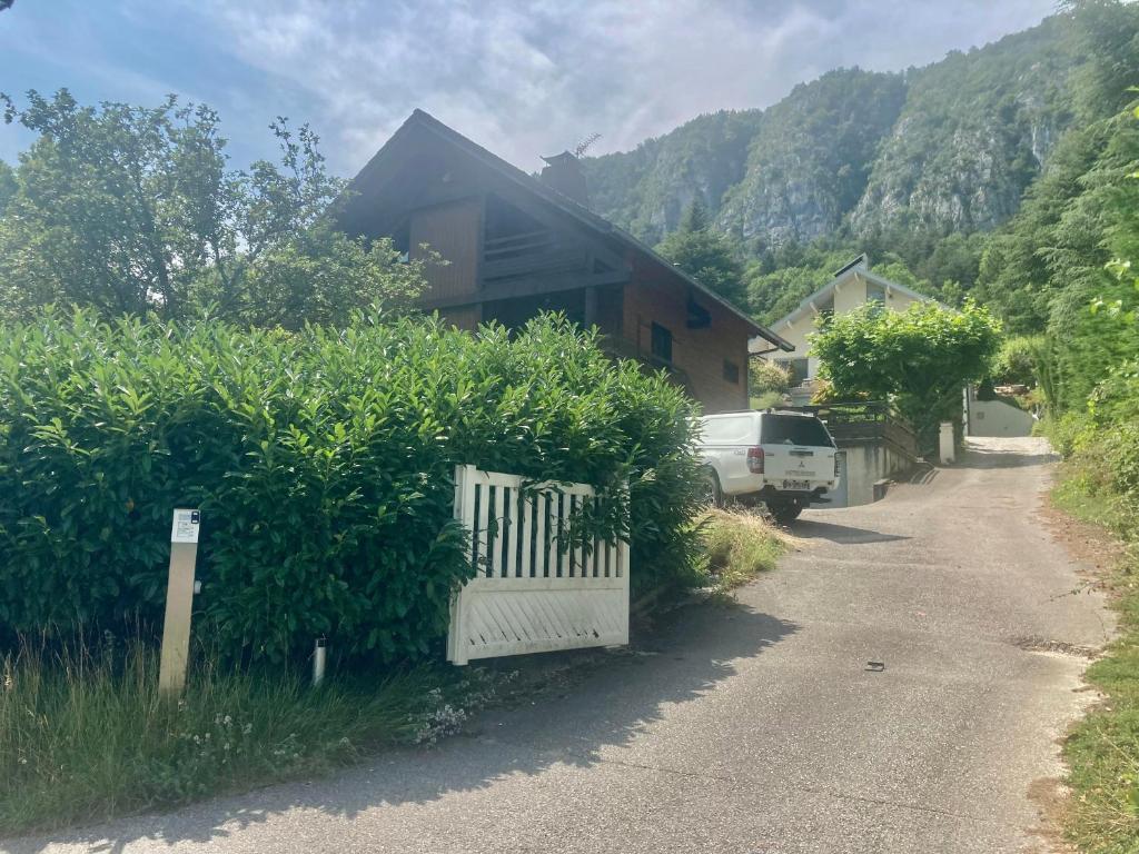 Maison de vacances Villa traditionnelle avec vue sur le lac d'Annecy 224 Chemin de Bellevue, 74210 Doussard