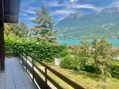 Maison de vacances Villa traditionnelle avec vue sur le lac d'Annecy 224 Chemin de Bellevue Doussard