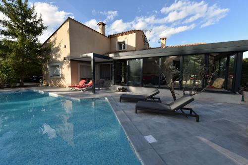 Tres belle villa d architecte 200 m2 a st clement de riviere
