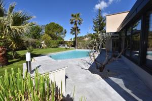 Tres belle villa d architecte 200 m2 a st clement de riviere