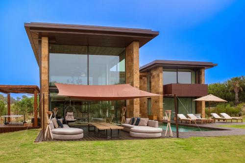 Troya Regal Villa by CadenzaLux