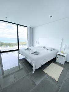 Uprising House with private pool & ocean view