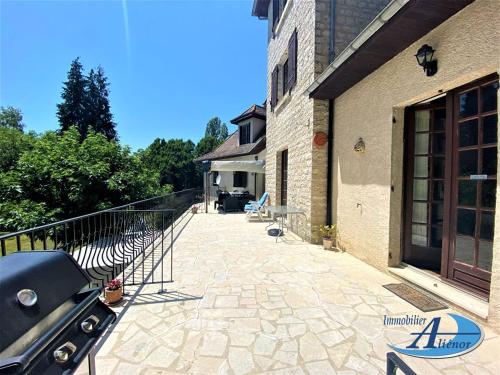 Villa Veena Saint-Privat-des-Prés france