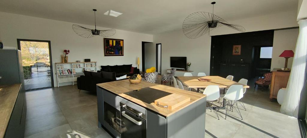Very attractive detached villa with its own swimming pool