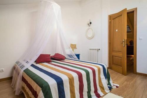 Villa very quiet, fantastic views, ideal for families, fun and relaxation. São João da Ribeira portugal